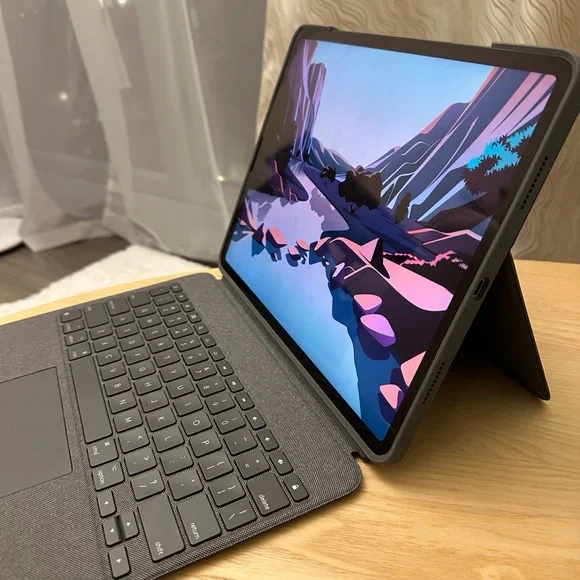 Logitech Combo Touch iPad Pro 12.9'' 5th & 6th Gen Keyboard Case Tablet Keyboards